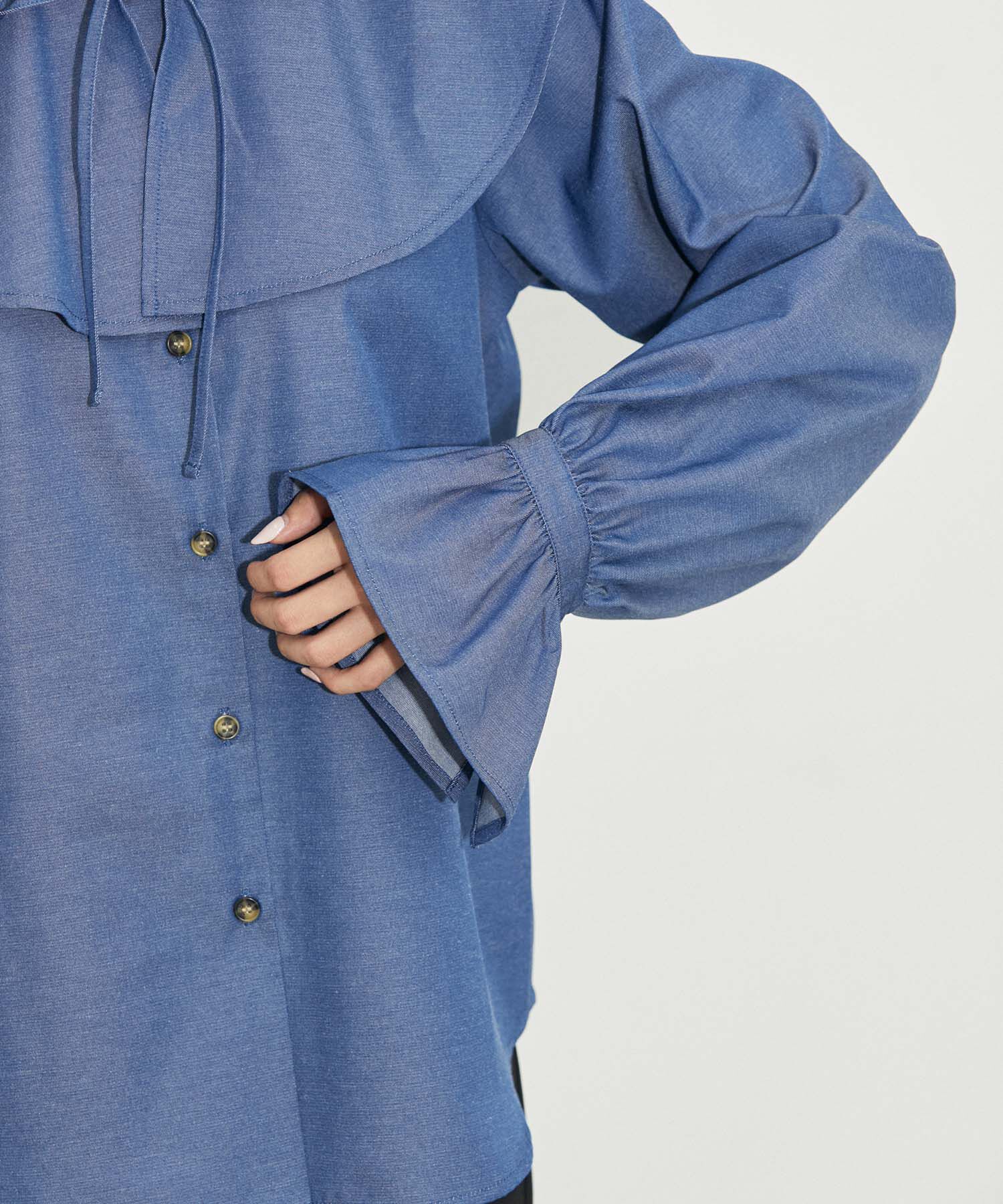 vis-a-vis「【WEB限定】キャンディスリーブシャンブレーフリルカラーブラウス」|シャツ・ブラウス|