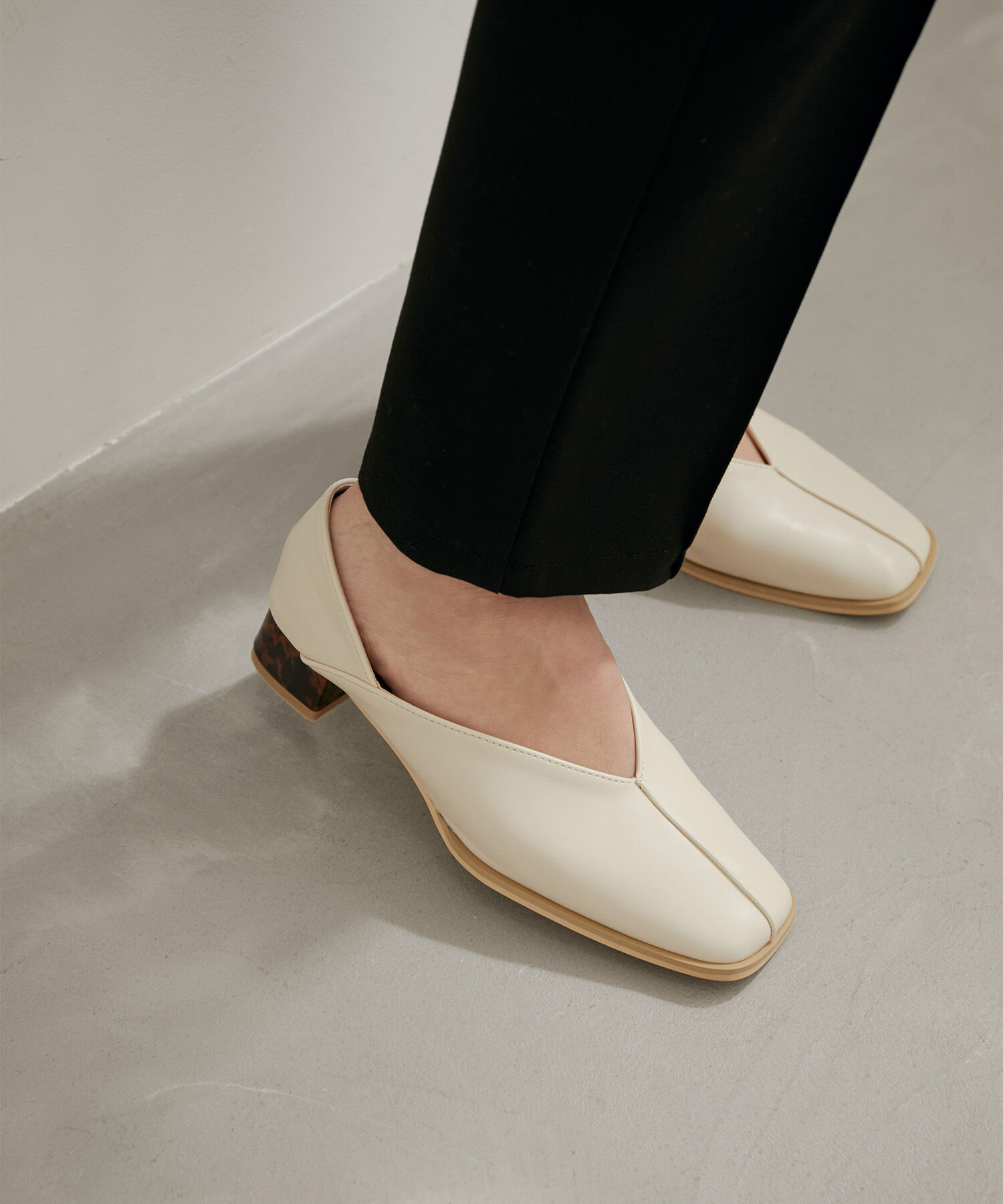 ROPE PICNIC PASSAGE「スクエアトゥセンターシーム甲深バブーシュ」|パンプス|