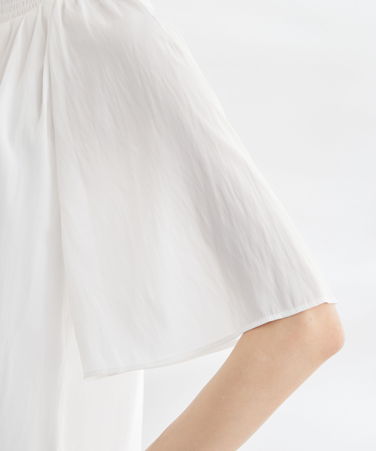 Rope&rsquo;Picnic「洗える/シャーリングフリルフレアスリーブ」|シャツ・ブラウス|