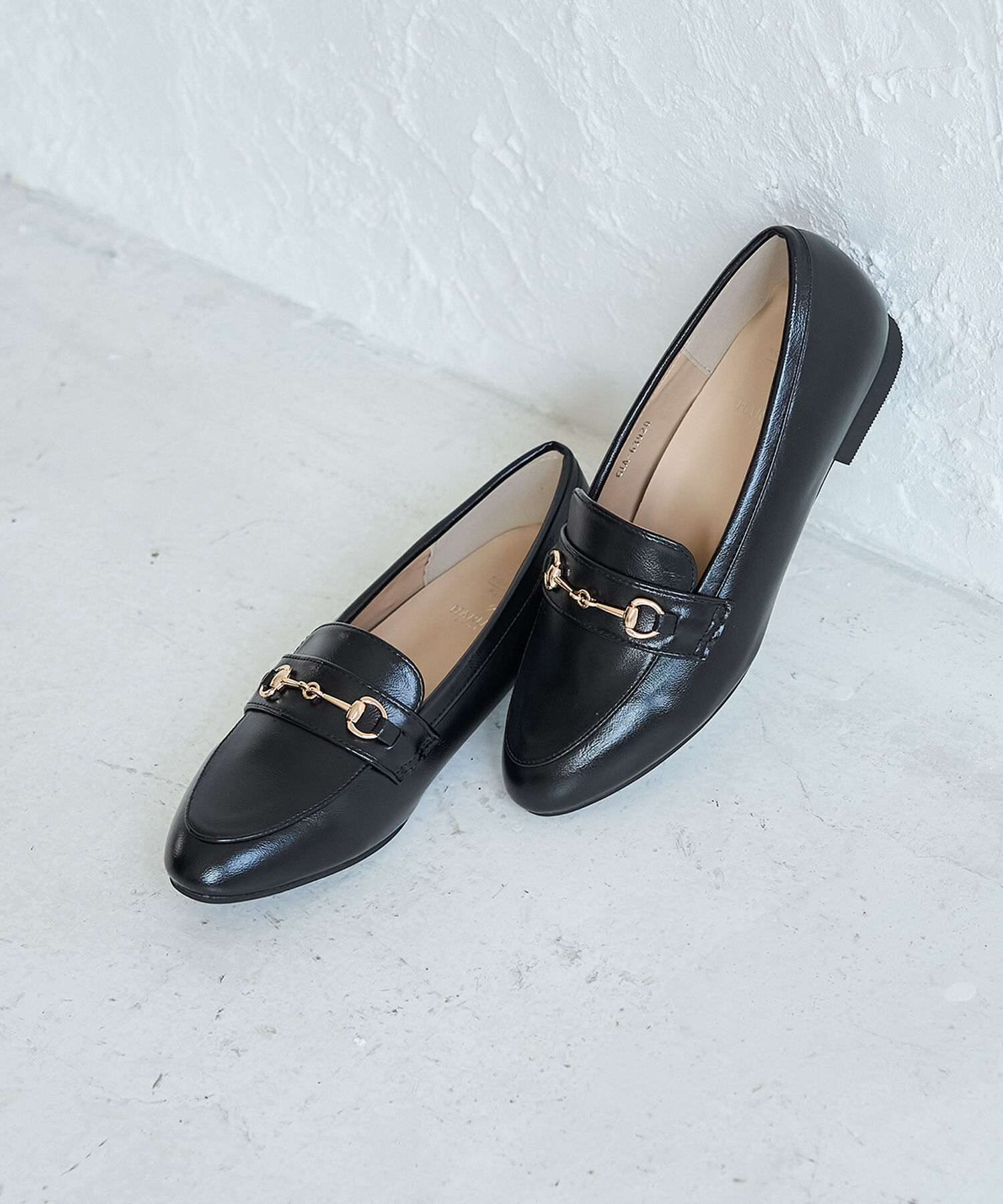 ROPE PICNIC PASSAGE「ROPE' PICNIC PASSAGE byHARUTA/リンクルエナメルビット付フラットローファー」|ローファー|ブラック(01)