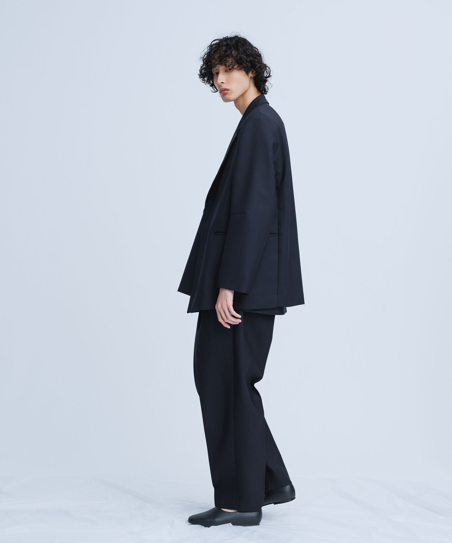 ADAM ET ROPE'「【NIKKE】ハード キューバビーチ 2タック ワイドテーパード スラックス / セットアップ対応 / スリーピース」|スラックス|