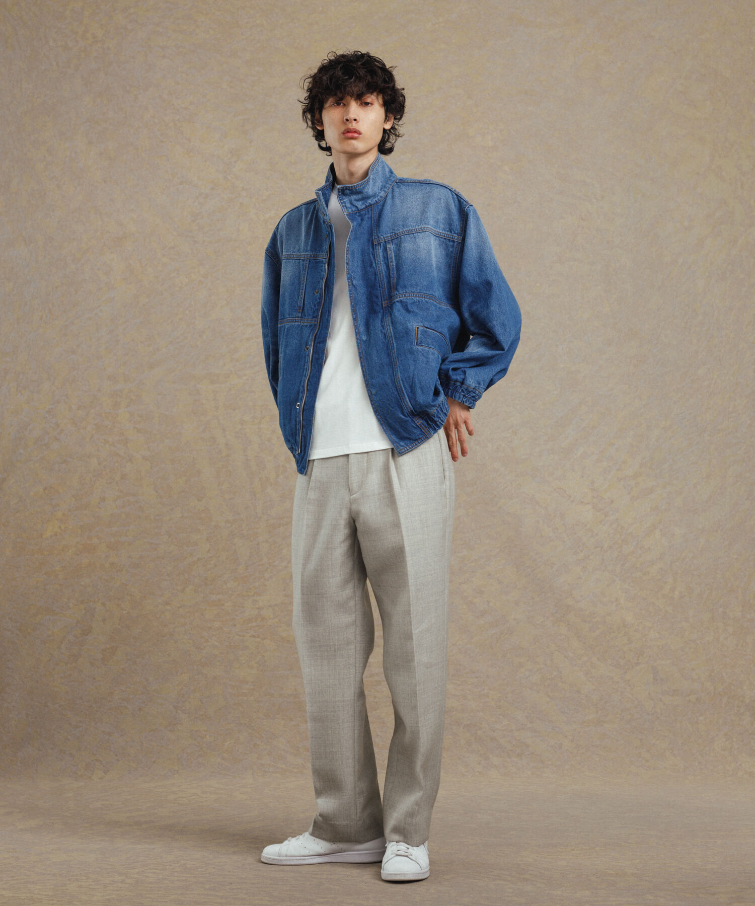 ADAM ET ROPE'「【コットンUSA】ドライタッチ デニム スタンドカラー ブルゾン / Gジャン / サステナブル / セットアップ対」|デニムジャケット|