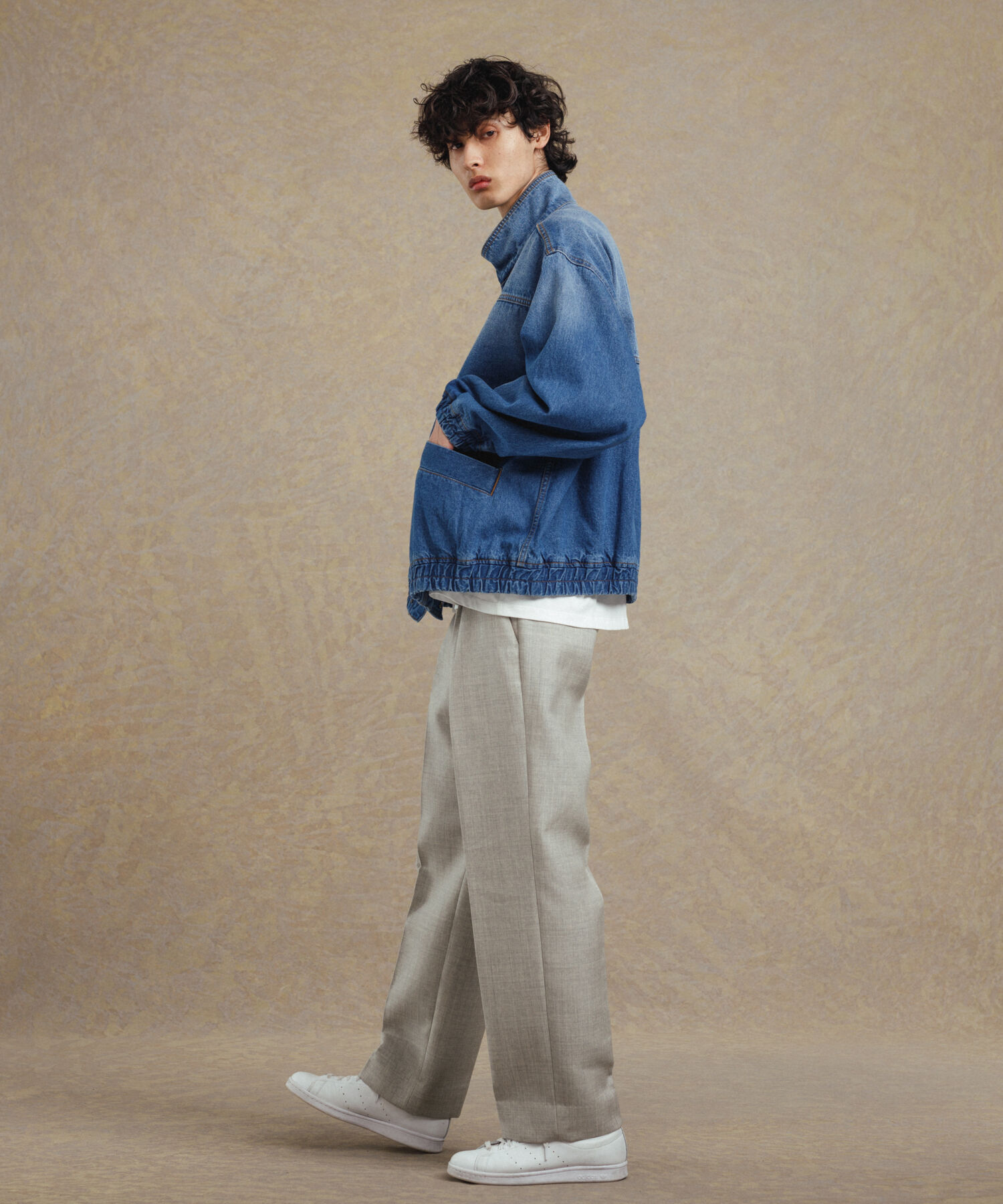 ADAM ET ROPE'「【コットンUSA】ドライタッチ デニム スタンドカラー ブルゾン / Gジャン / サステナブル / セットアップ対」|デニムジャケット|