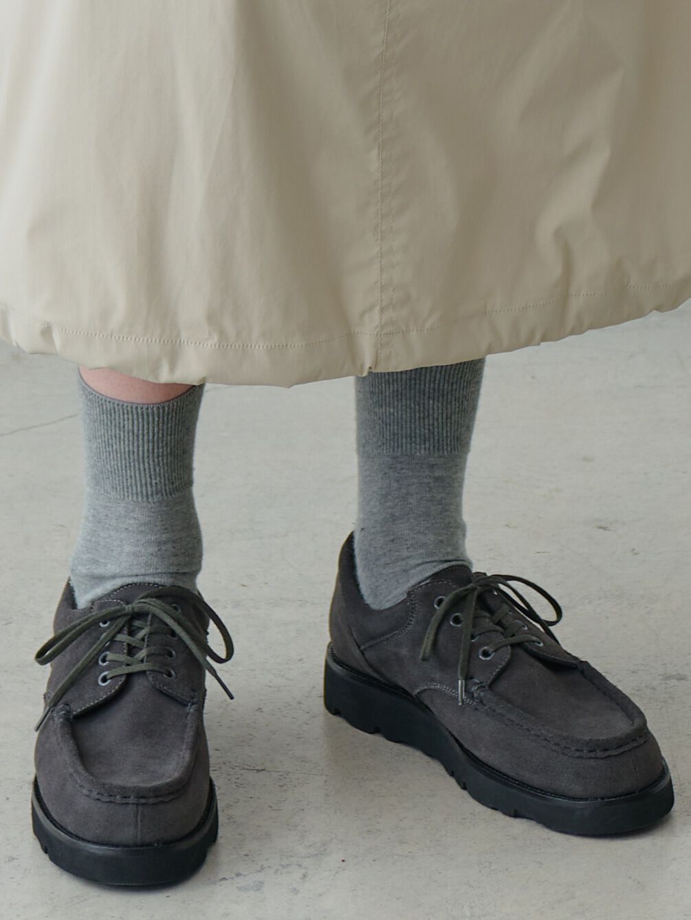  「Marbot | 〈別注〉モカシンシューズ WOMEN」|モカシン|DKGREY