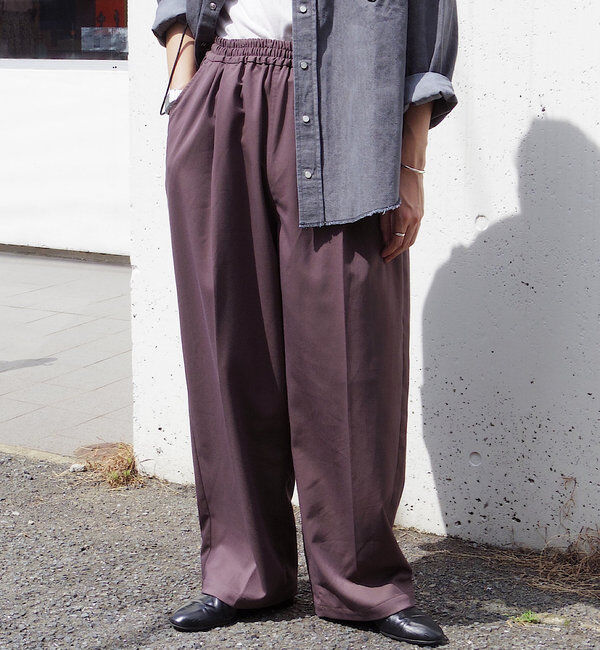  「【WHIMSIC/2サイズ展開】ルーズフィットイージースラックス」|チノ|ブラウンその他1