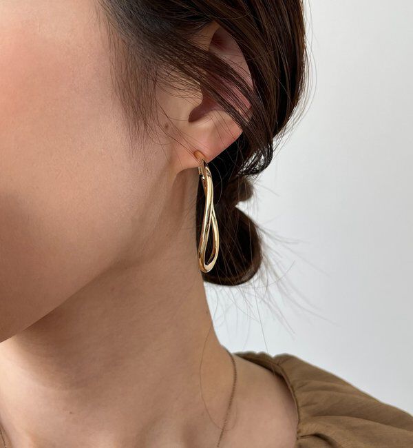  「〈GOLDY/ゴールディ〉カービーフープイヤリング」|リング|