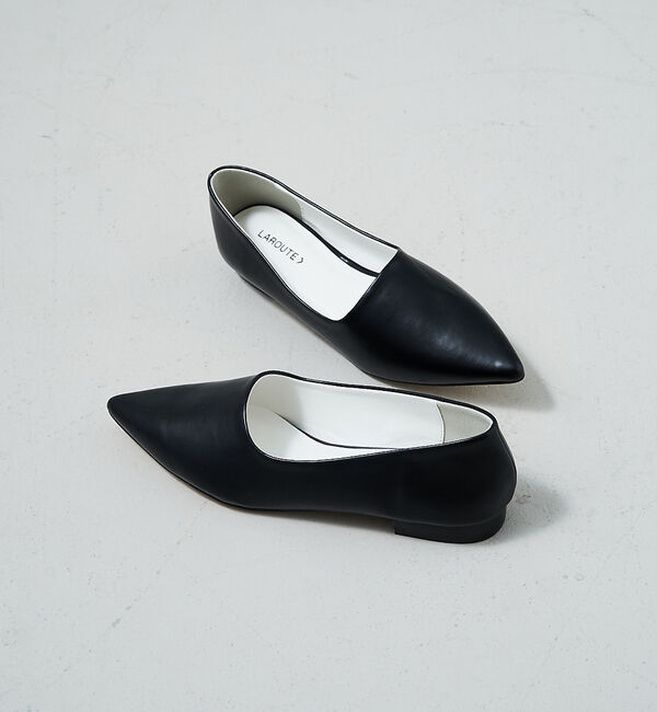 AU BANNISTER「【LAROUTE】ポインテッドトゥ 甲深フラットパンプス」|パンプス|ブラック