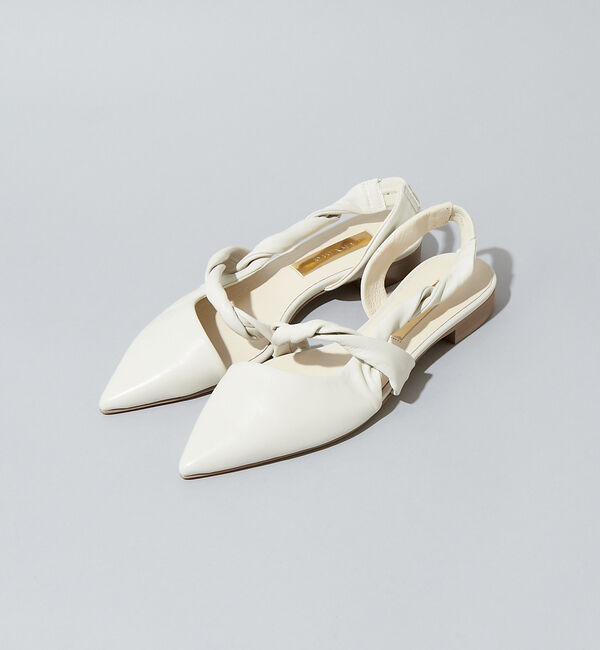 AU BANNISTER「thYme/ひねりストラップサンダル」|サンダル|アイボリー