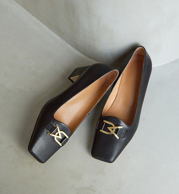 AU BANNISTER「【アイコニックシリーズ】甲深パンプス」|パンプス|ブラック