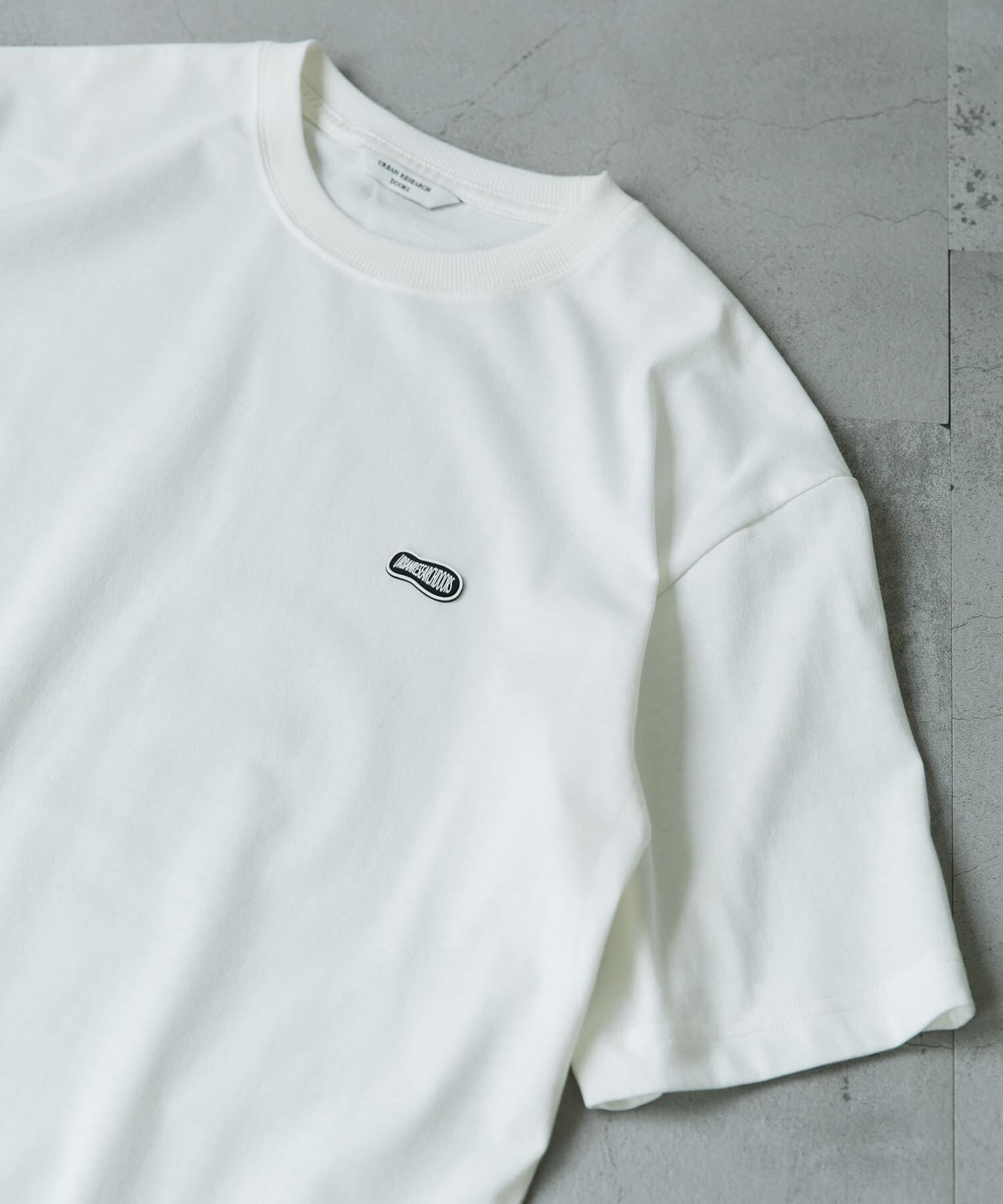 URBAN RESEARCH DOORS「ラバーネームショートスリーブTシャツ」|Tシャツ・カットソー|ホワイト