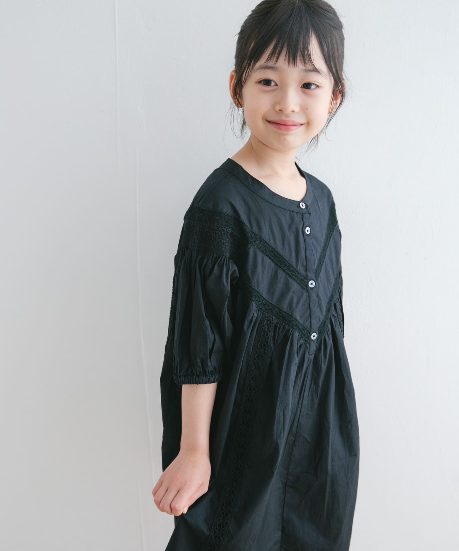 URBAN RESEARCH DOORS「ハシゴレースワンピース(KIDS)」|ワンピース|ブラック