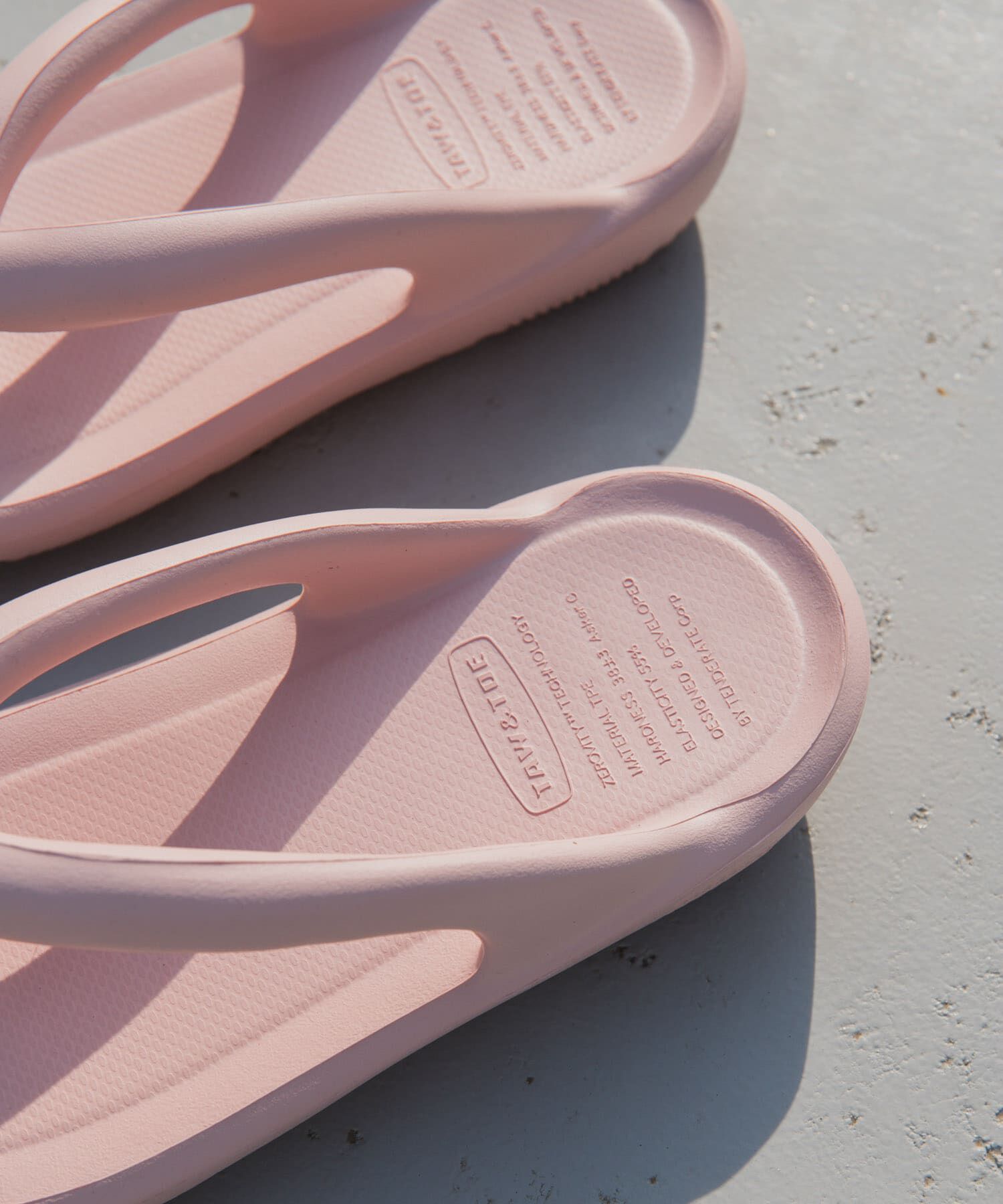 URBAN RESEARCH DOORS「TAW&TOE　ZEROVITY Flip Flop OG」|サンダル|