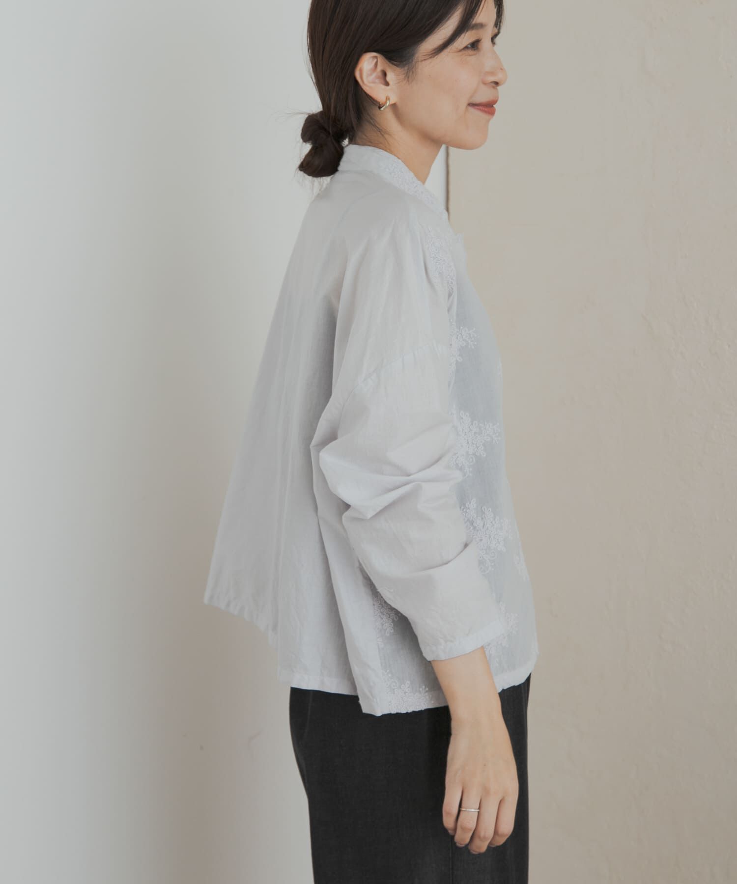 URBAN RESEARCH DOORS「mizuiro ind　lacestandcollar wideshirts」|シャツ・ブラウス|