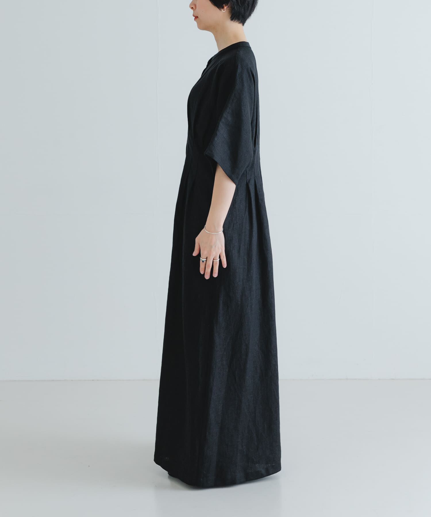 URBAN RESEARCH「『2サイズ展開』タックデザインリネンワンピース」|ワンピース|