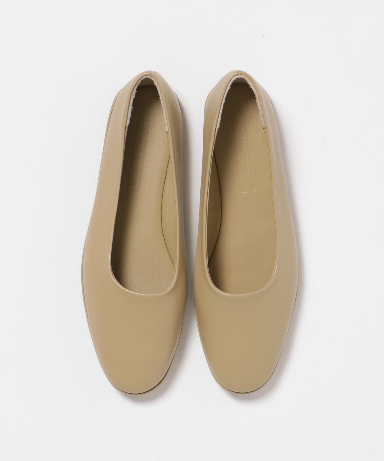 URBAN RESEARCH「『一部別注カラー』WANDERUNG　Flat Leather Shoes」|パンプス|