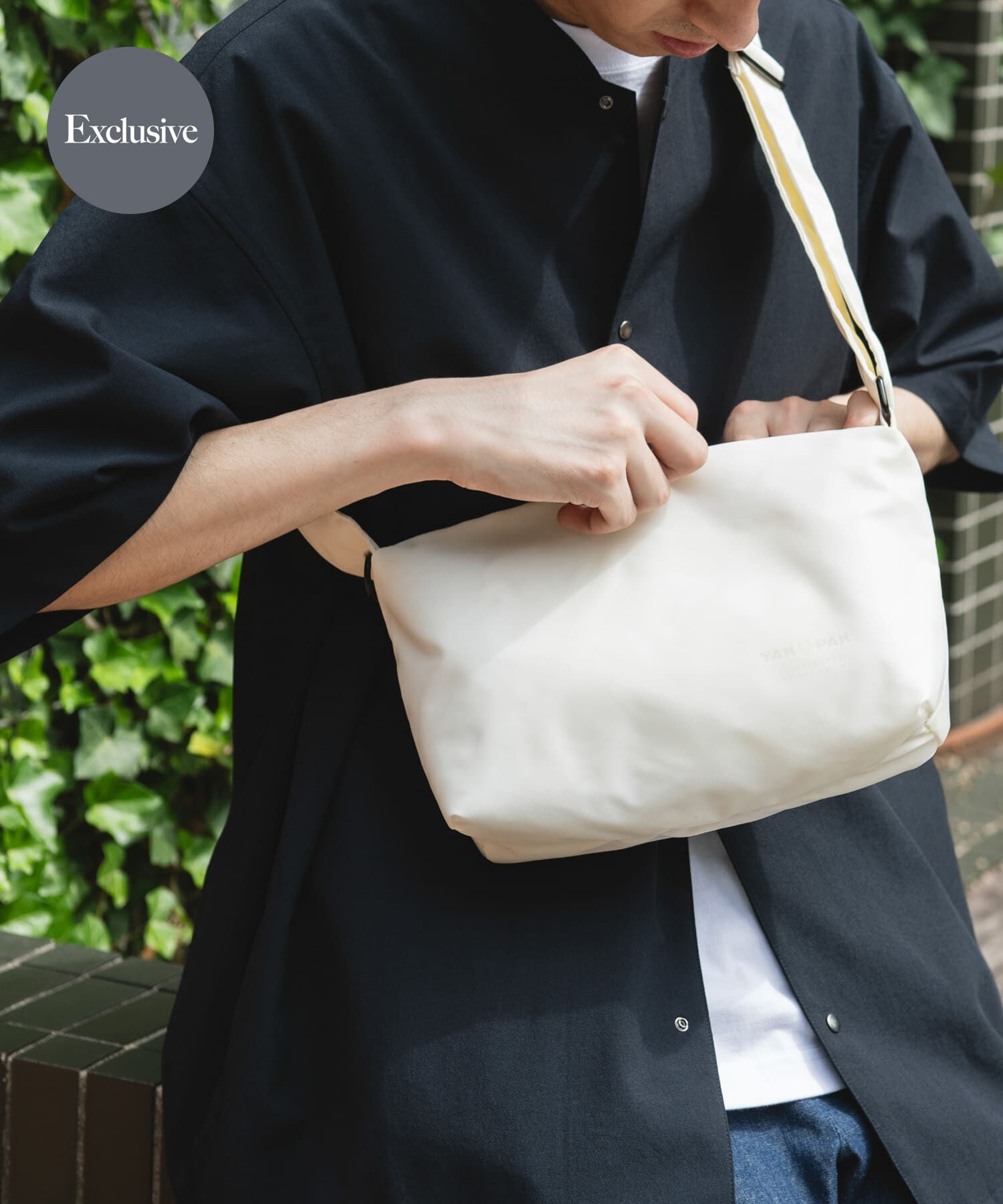 URBAN RESEARCH DOORS「『別注』YAKPAK&times;DOORS　SHOULDER BAG S」|ショルダー・メッセンジャー|ホワイト