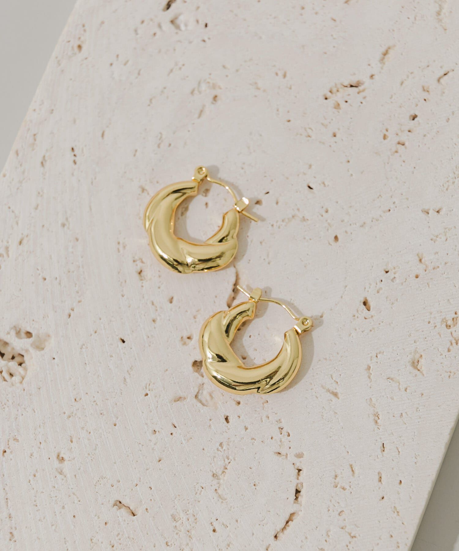 SMELLY「ステンレスデザインフープピアス」|ピアス|ゴールド系その他