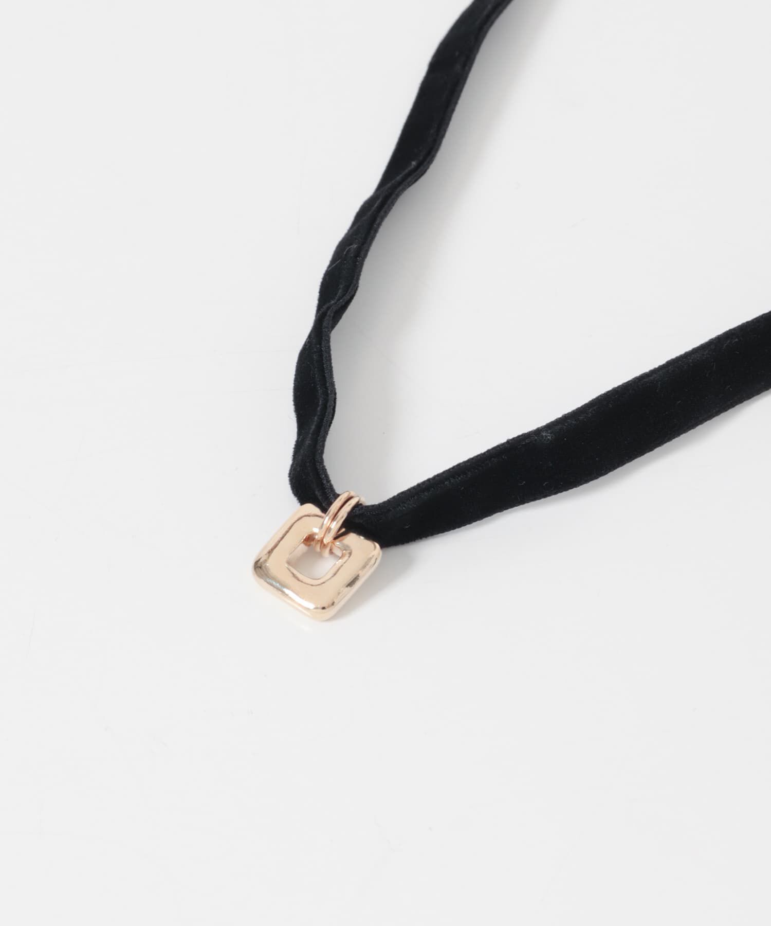 SMELLY「スクエアチャームベロアチョーカーネックレス」|ネックレス|