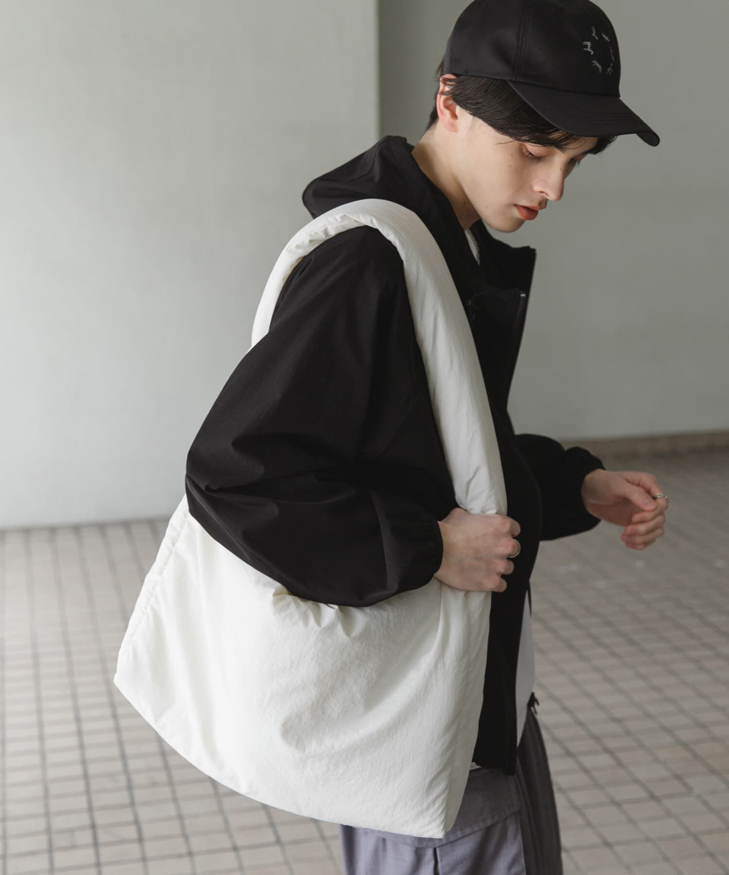 SENSE OF PLACE by URBAN RESEARCH「ナイロンパデットビックショルダー」|ショルダー・メッセンジャー|