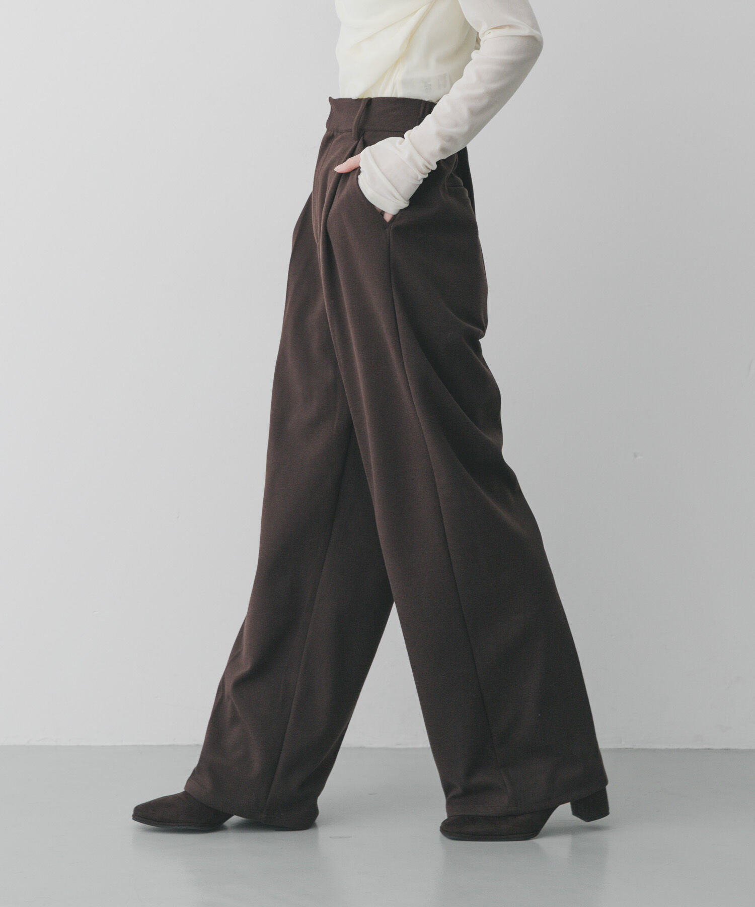 SENSE OF PLACE by URBAN RESEARCH「『BLACK, TALLサイズ/WEB限定』ジャージーストレートスラックス」|その他|ブラウン