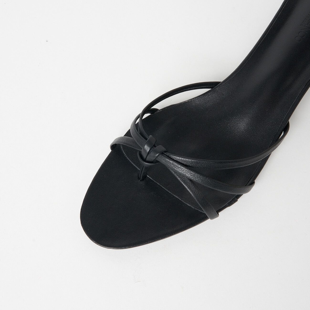  「TONY BIANCO  BREE TONG SANDAL」|サンダル|