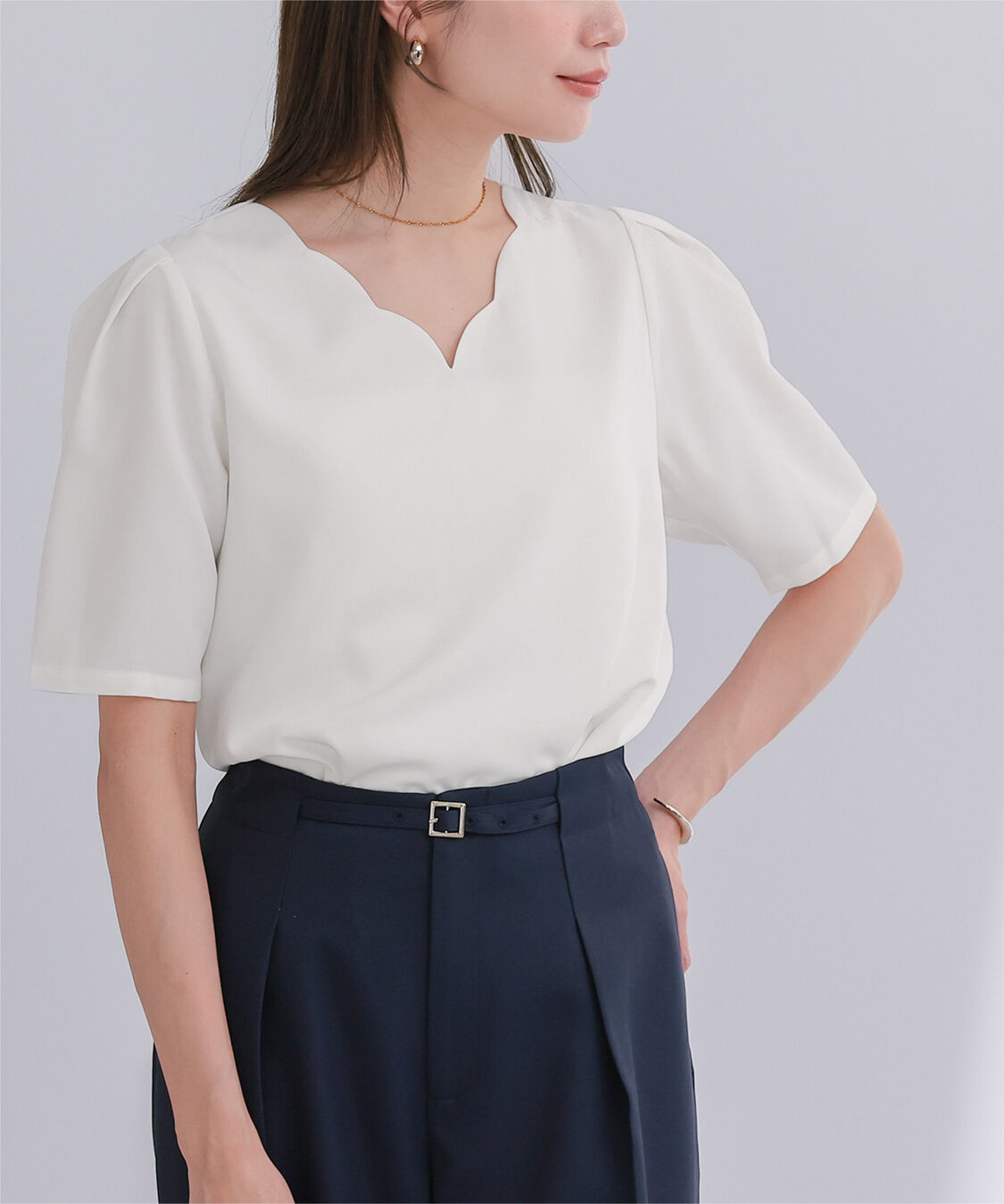 ur's「Vネックスカラップタックスリーブトップス」|Tシャツ・カットソー|