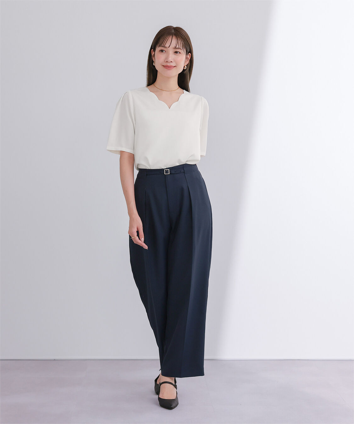 ur's「Vネックスカラップタックスリーブトップス」|Tシャツ・カットソー|