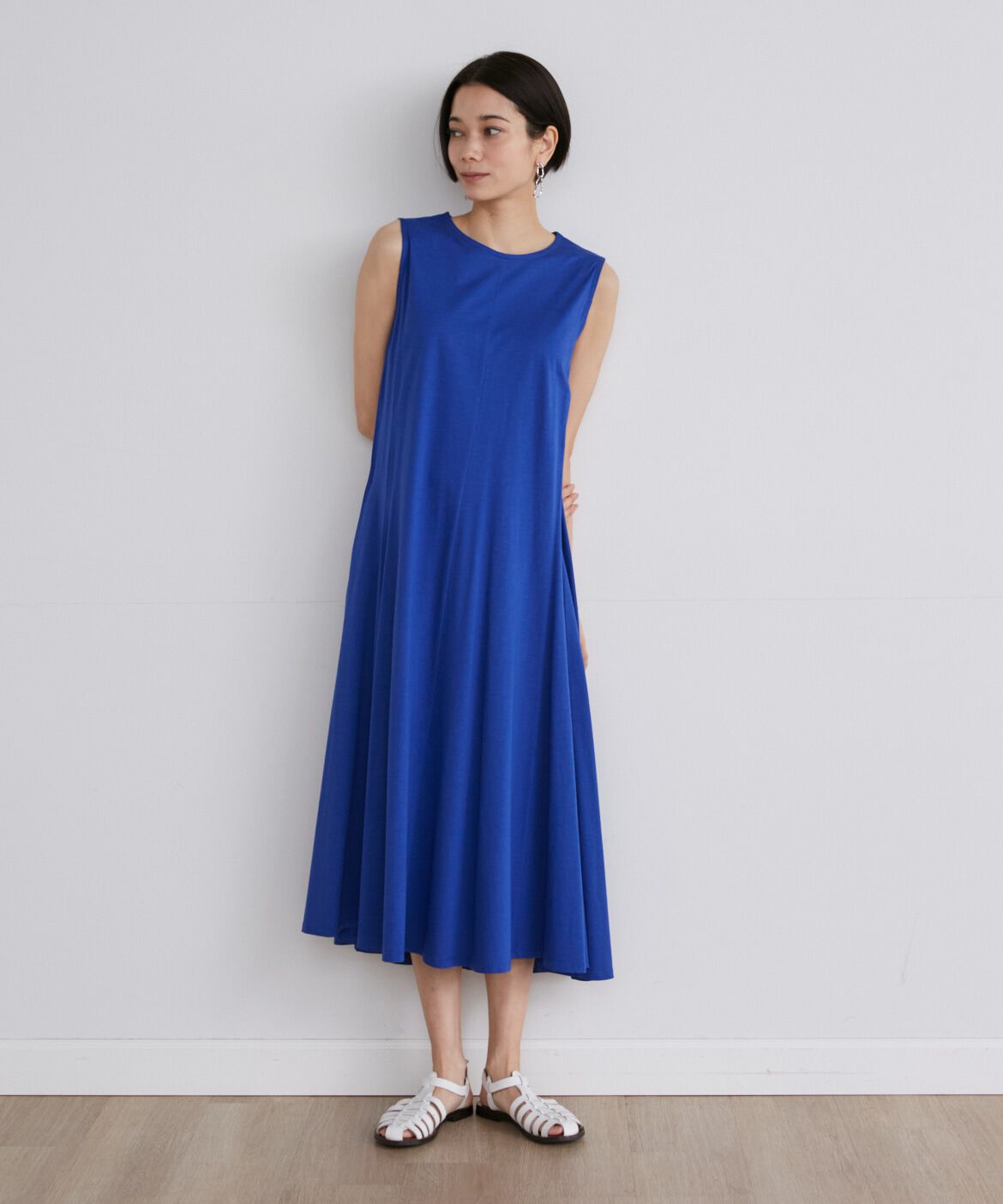 INED「《大きいサイズ》ノースリーブフレアワンピース」|ワンピース|