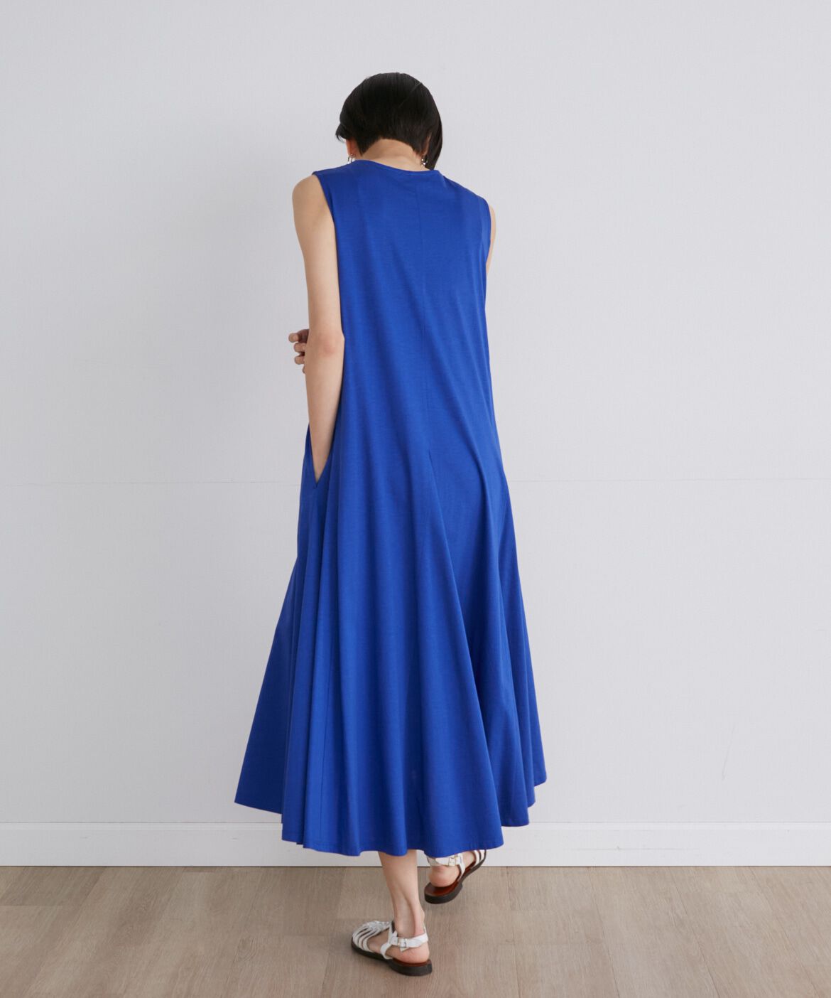 INED「《大きいサイズ》ノースリーブフレアワンピース」|ワンピース|