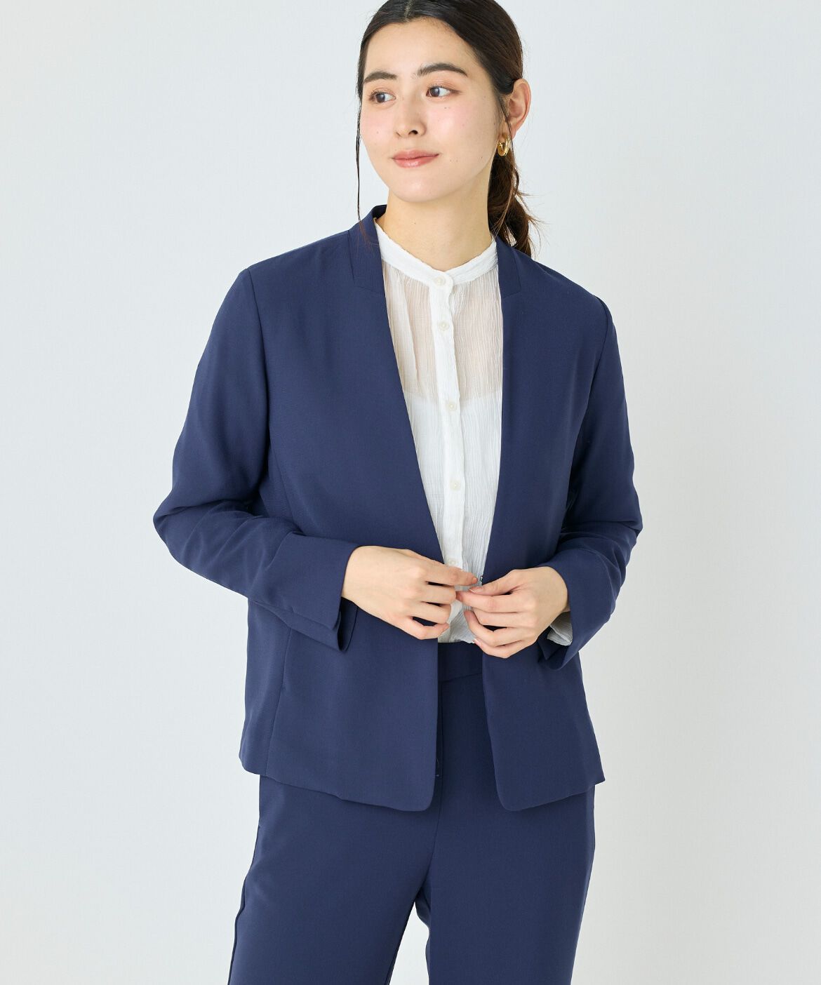 DAY by DAY it&rsquo;s international「バックサテンノーカラージャケット」|ノーカラージャケット|ネイビー