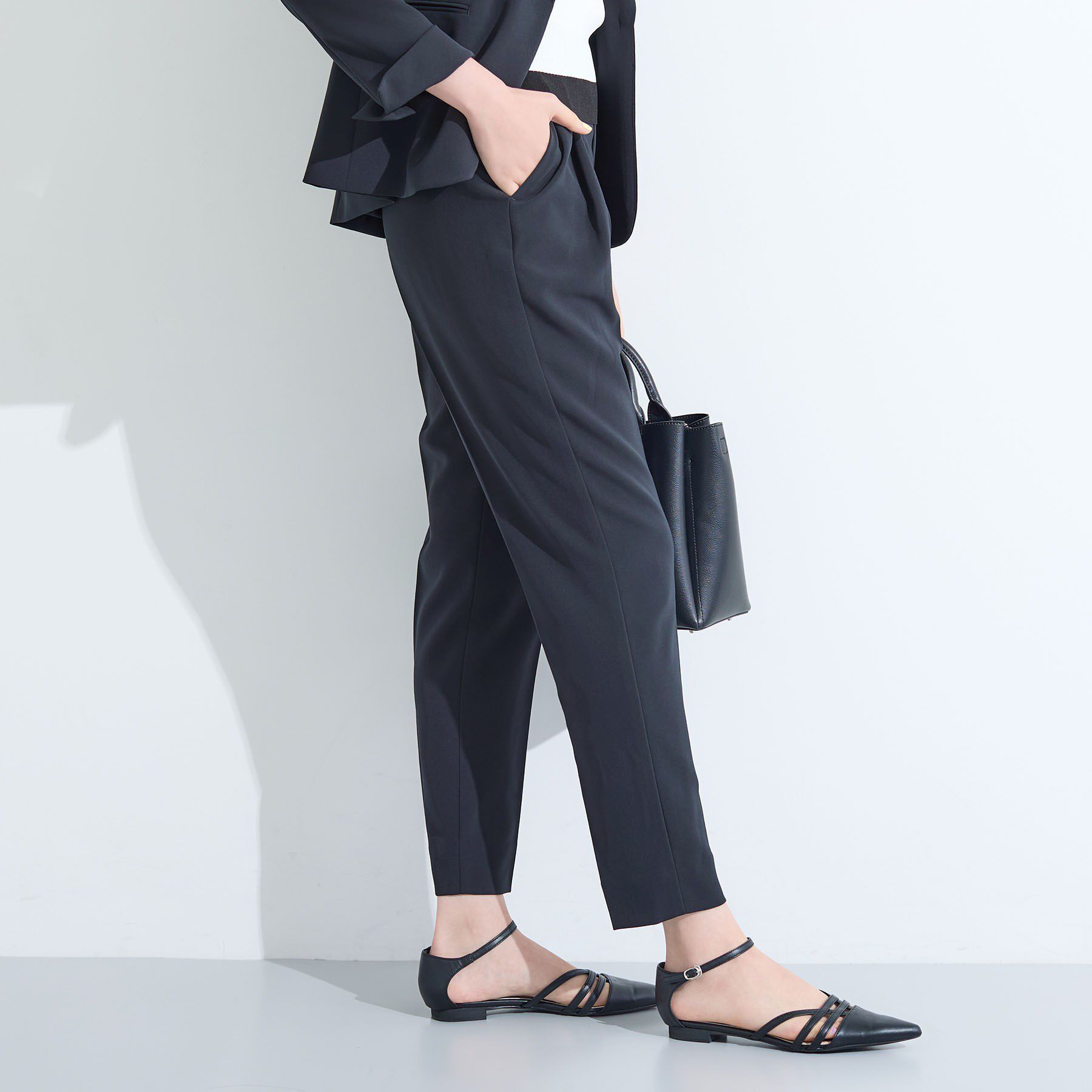 INDIVI「【洗える／UVケア】ストレッチ タックテーパードパンツ」|スーツ|