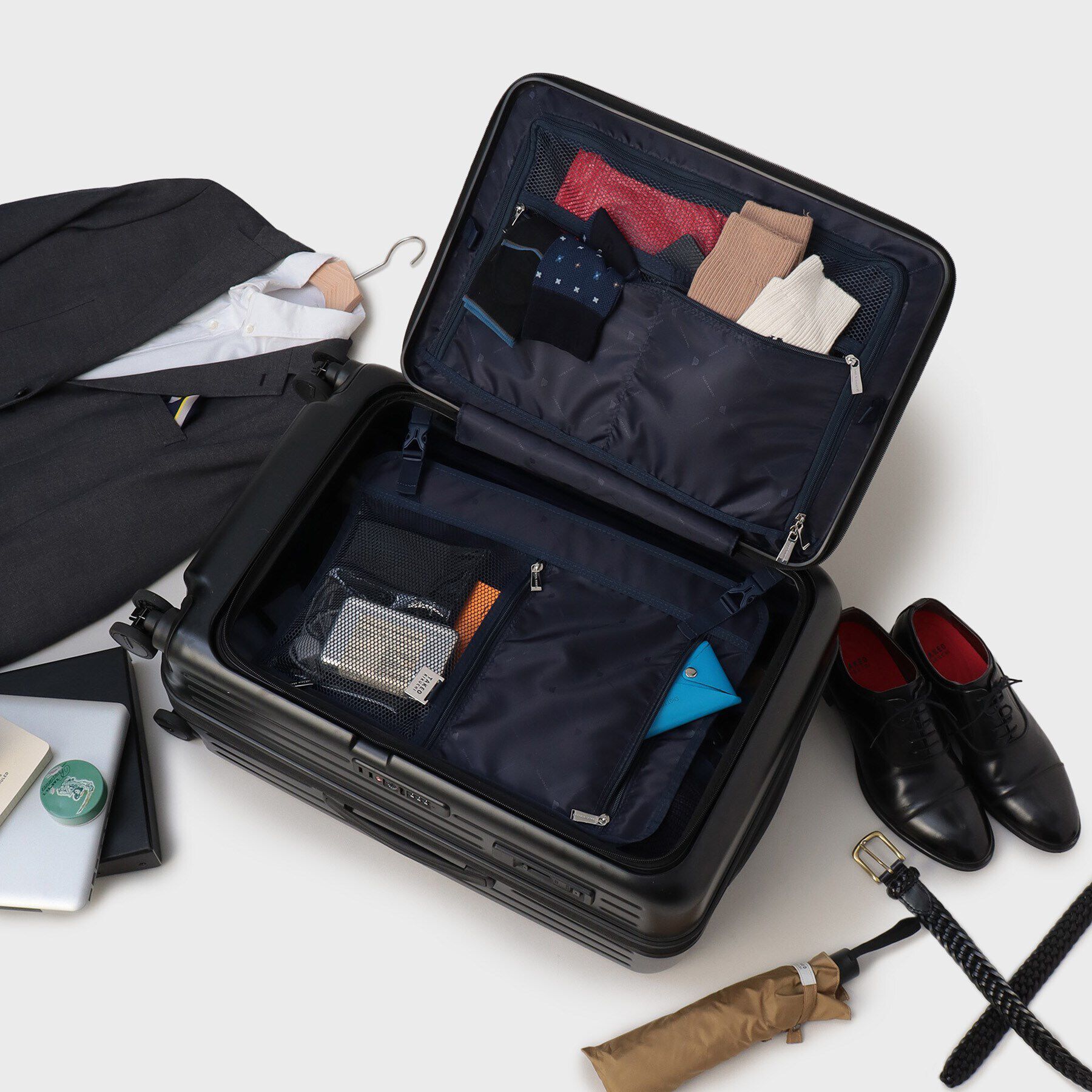 TAKEO KIKUCHI「【CITY BLACK】スーツケース Mサイズ（フロント横開きエキスパンダブル）」|その他|