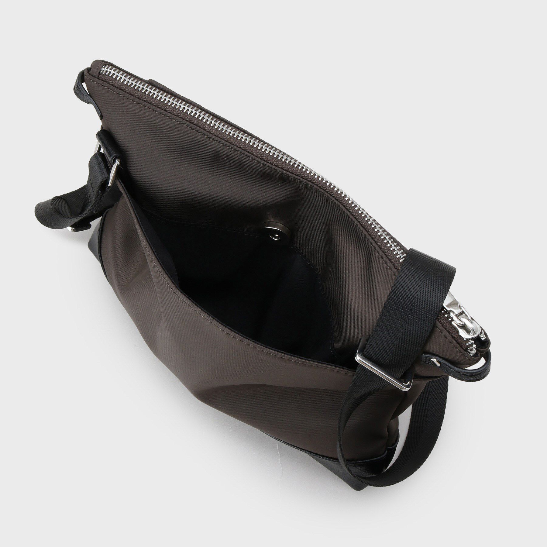 tk.TAKEO KIKUCHI「ナイロンサコッシュ」|ショルダー・メッセンジャー|