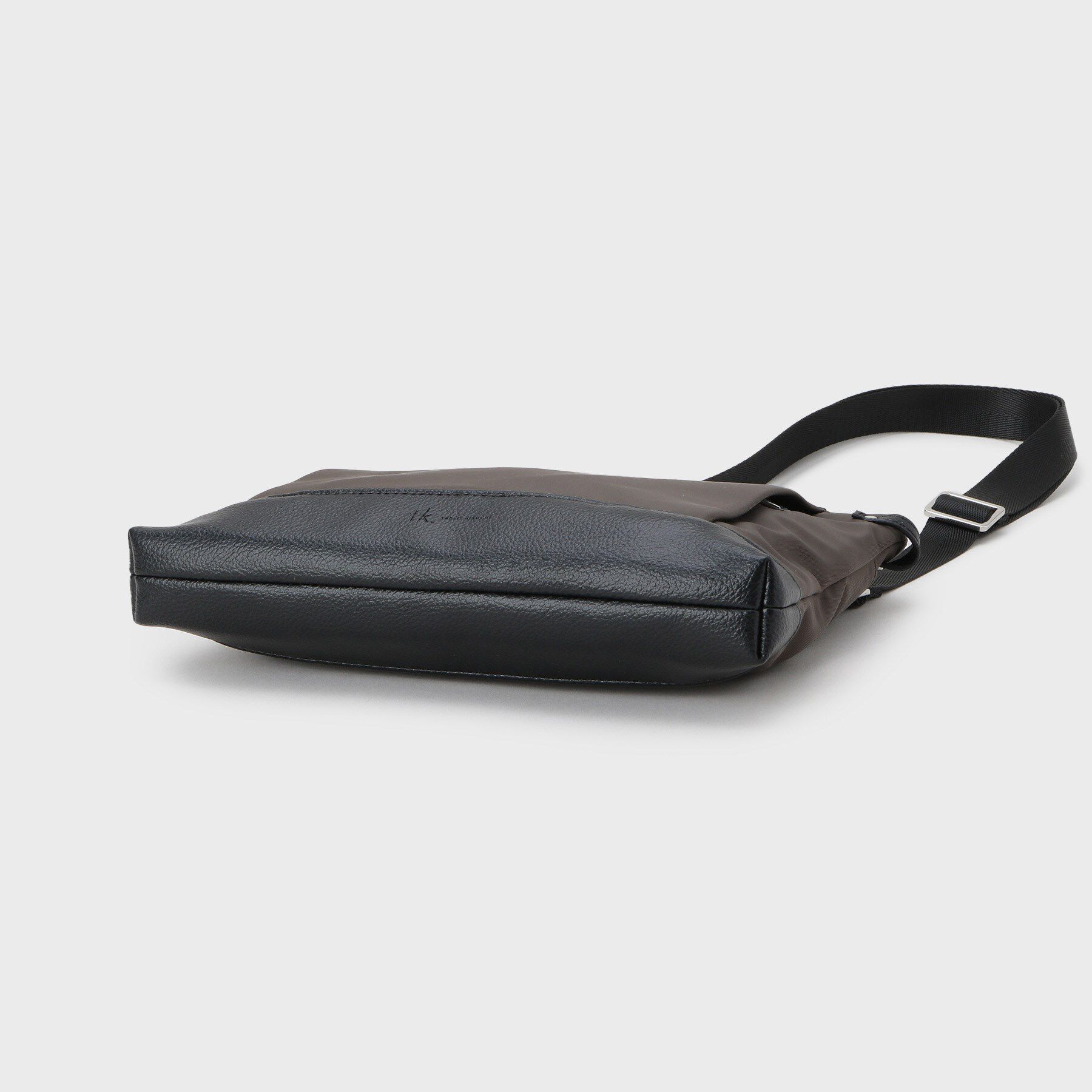 tk.TAKEO KIKUCHI「ナイロンサコッシュ」|ショルダー・メッセンジャー|