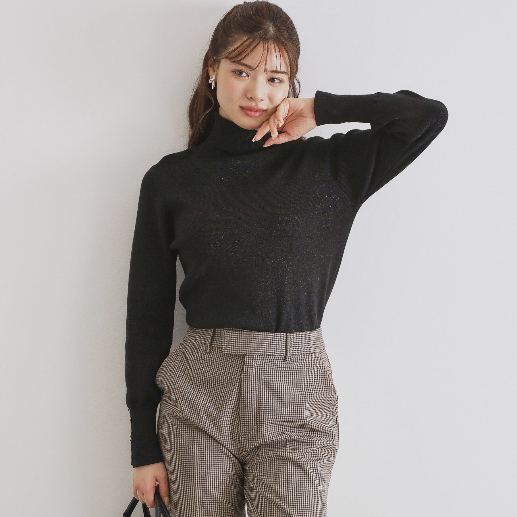 index「袖ボタンタートルネックニット【洗濯機洗い可】」|ニット・セーター|ブラック(619)