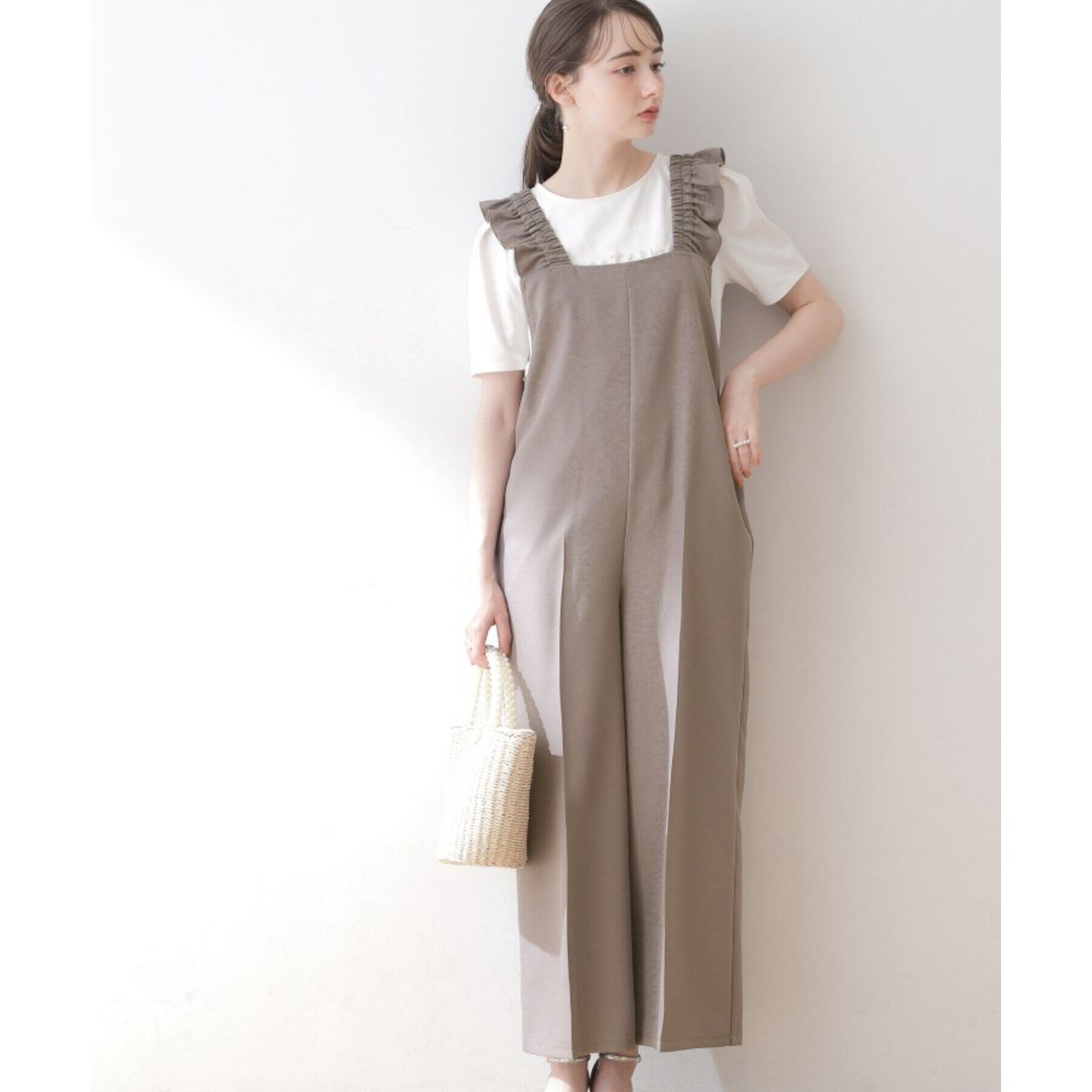 Couture broach「【カワイさを引き立てる】フリルデザインロンパース」|オールインワン|ﾓｶﾌﾞﾗｳﾝ(042)