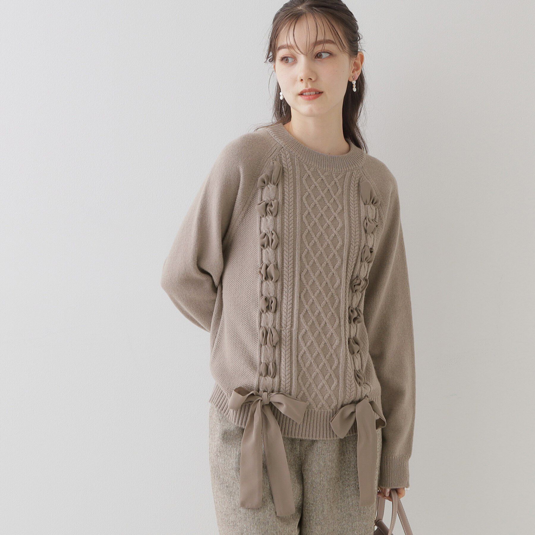 Couture broach「【可愛く着映える主役級ニット】リボンケーブルニット」|ニット・セーター|ﾄｰﾌﾟ(054)