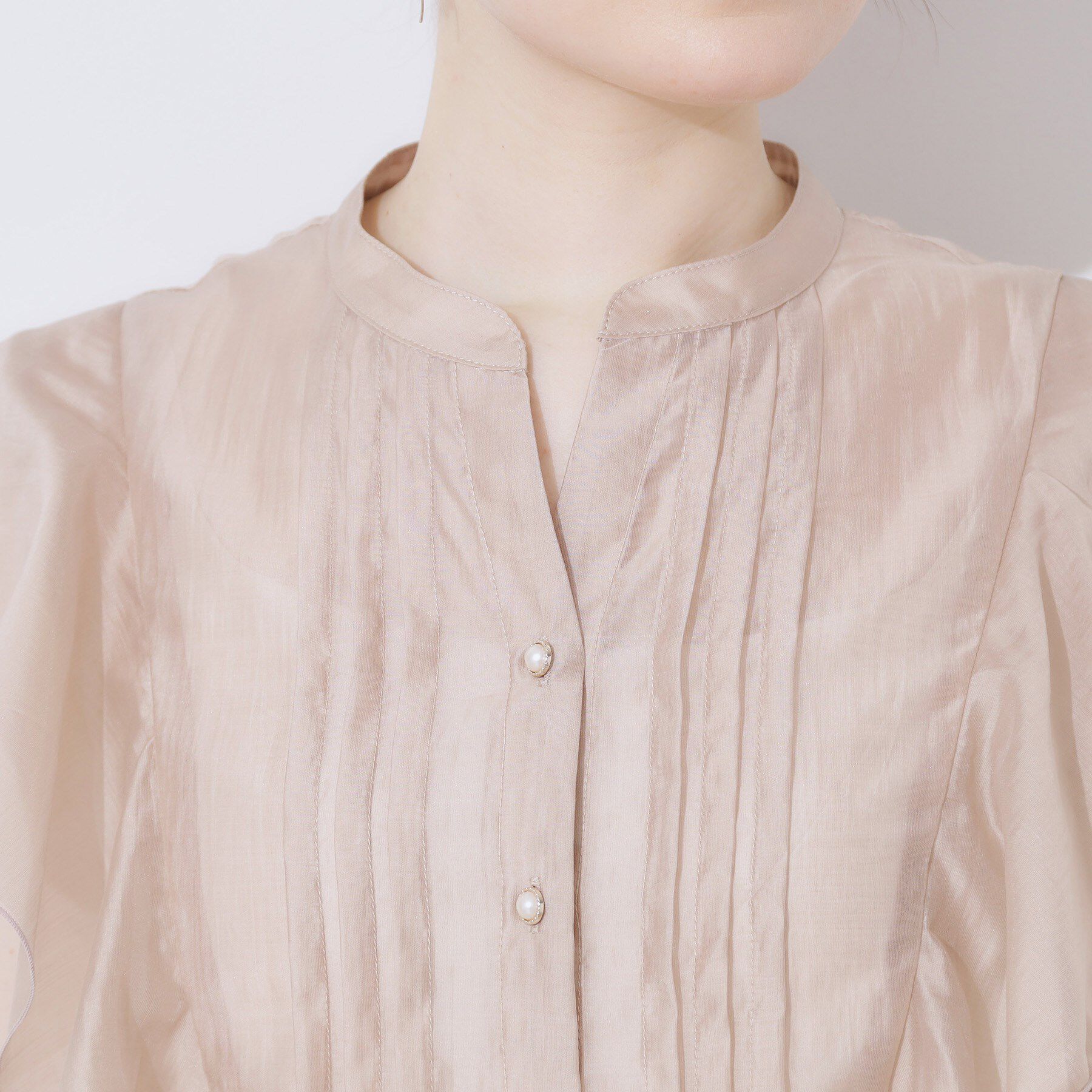 Couture broach「【洗える・オシャレな透け感】タックデザインフレア袖シアーブラウス」|シャツ・ブラウス|