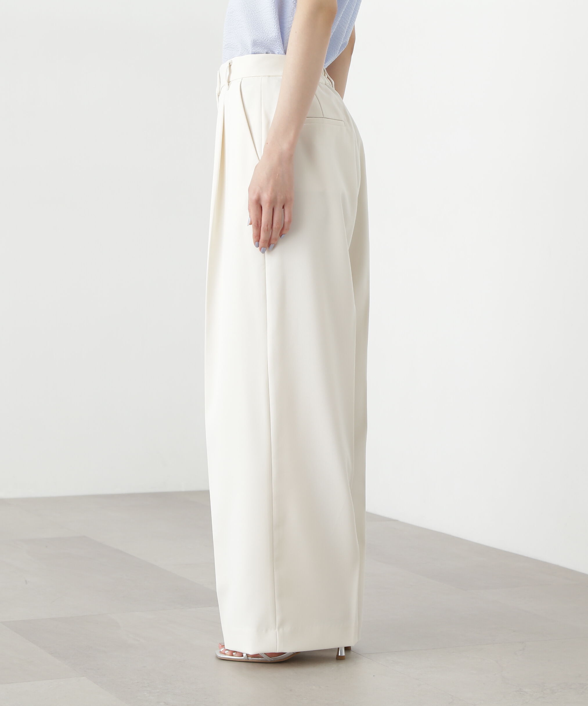  「ライトタックワイドパンツ」|その他|