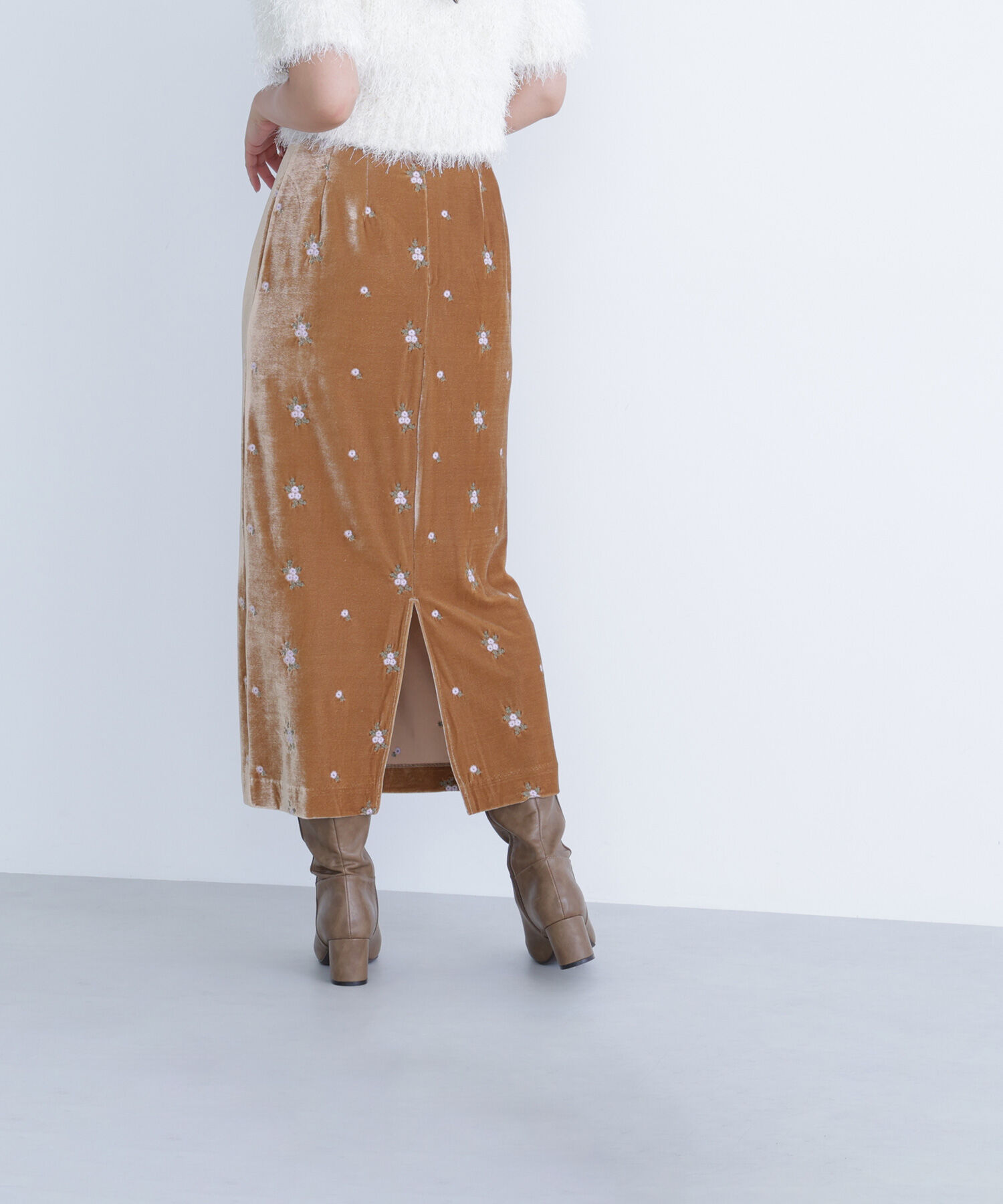  「フラワー刺繍ベロアスカート」|スカート|