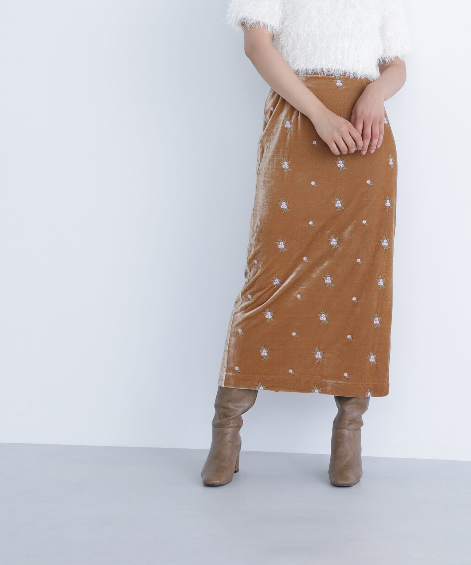  「フラワー刺繍ベロアスカート」|スカート|