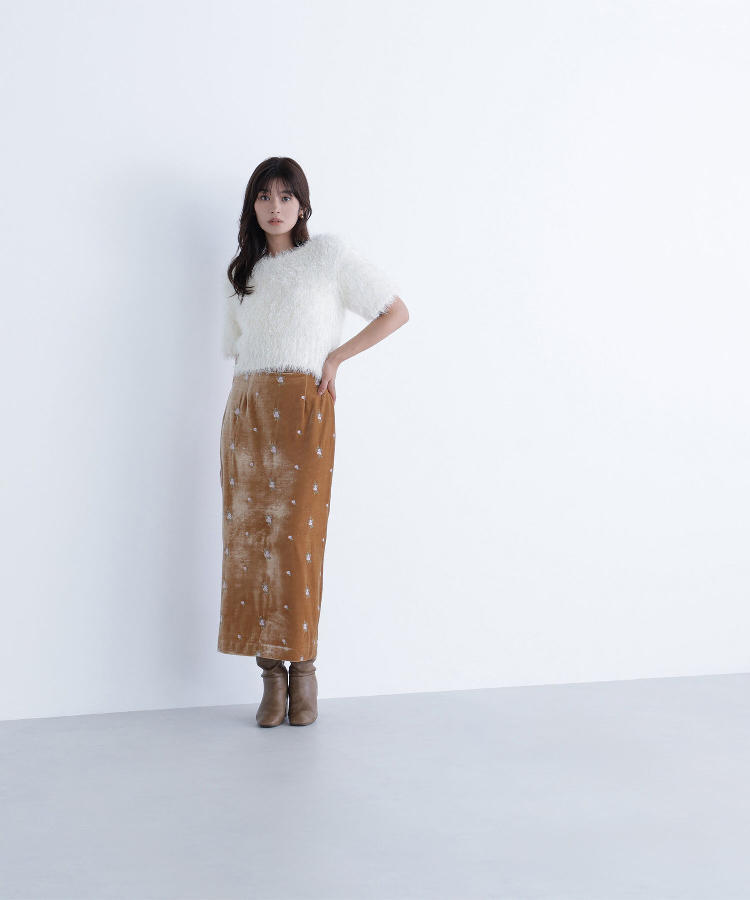  「フラワー刺繍ベロアスカート」|スカート|