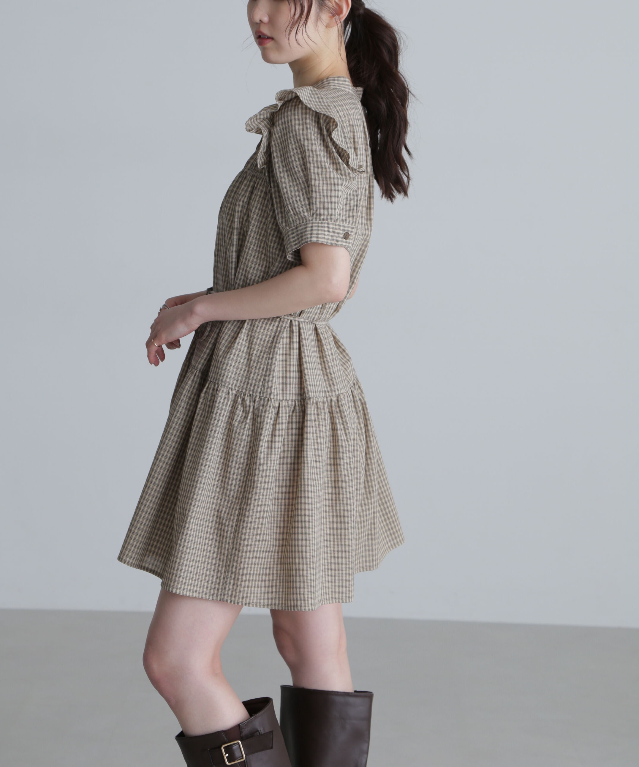  「ミニチェック肩フリルティアードミニワンピース」|ワンピース|