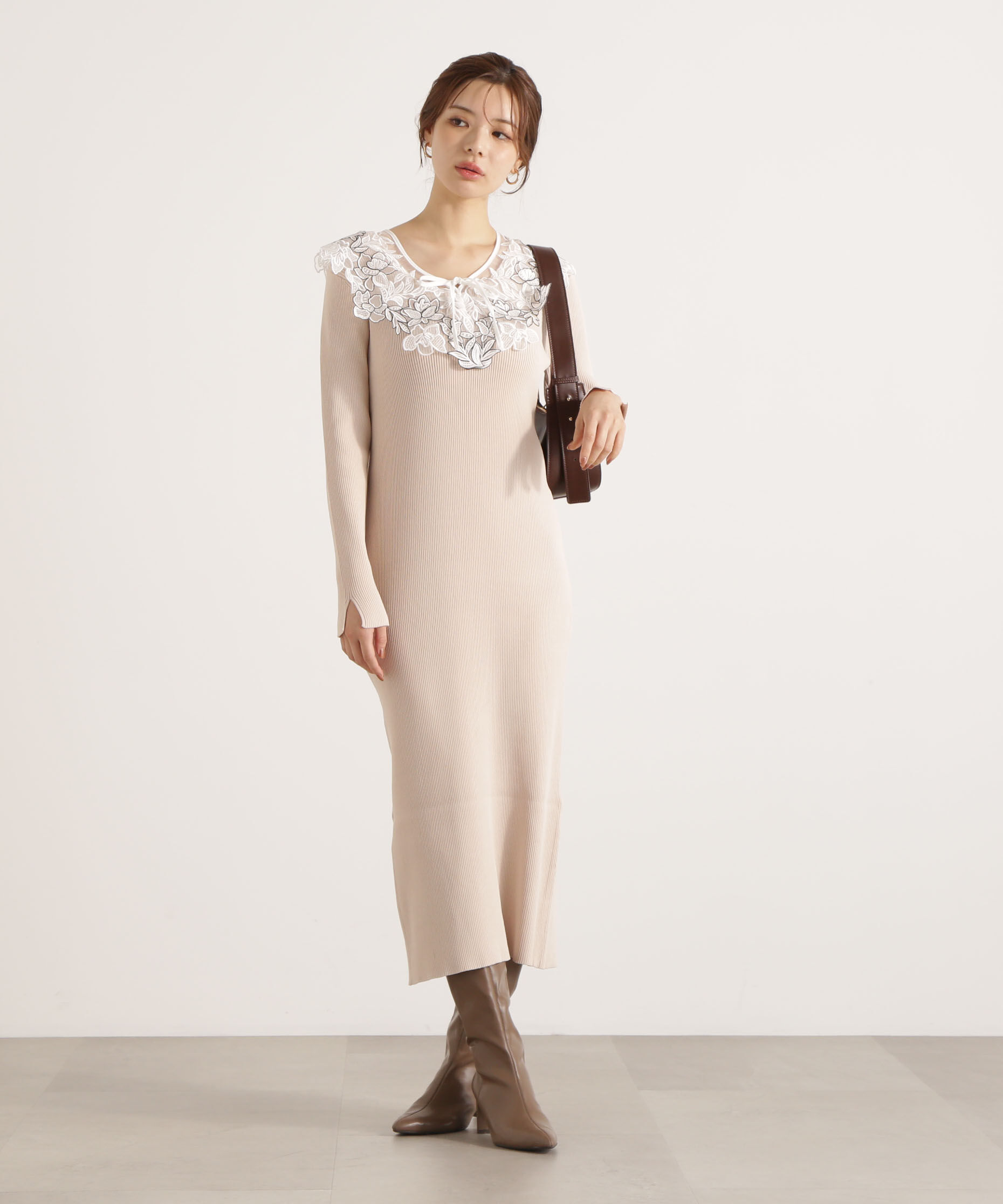 PROPORTION BODY DRESSING「ケープ風レース付きニットワンピース 25AW」|ワンピース|ベージュ