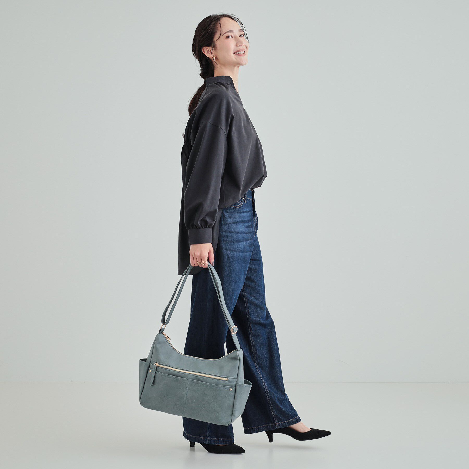 SHOO･LA･RUE「横長だから荷物の出し入れがしやすい サイドポケット ショルダーバッグ」|ショルダー・メッセンジャー|