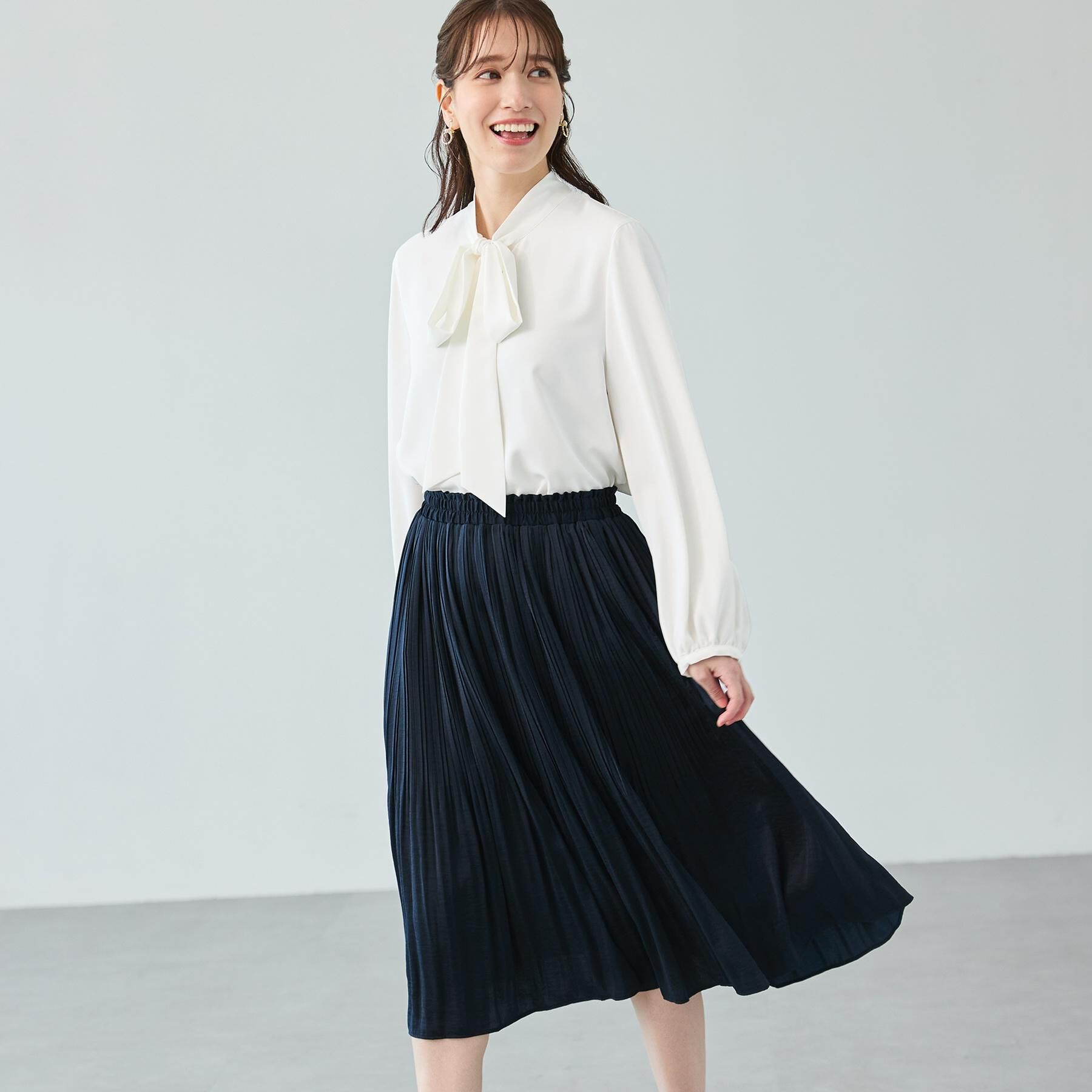 SHOO･LA･RUE「【洗濯機可】すっきりバランスにこだわった リボンタイブラウス」|シャツ・ブラウス|