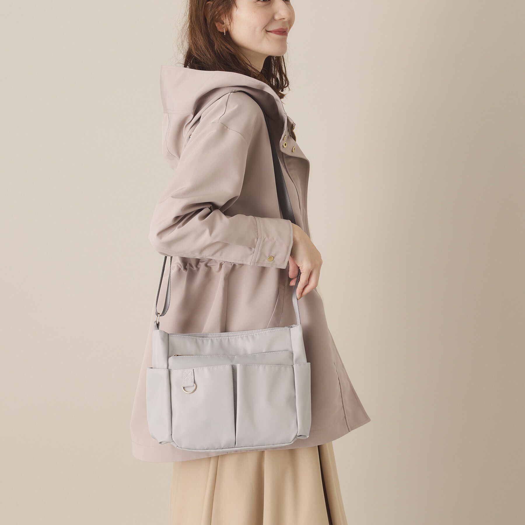 ITS&rsquo;DEMO「9ポケットショルダー」|ショルダー・メッセンジャー|ライトグレー(011