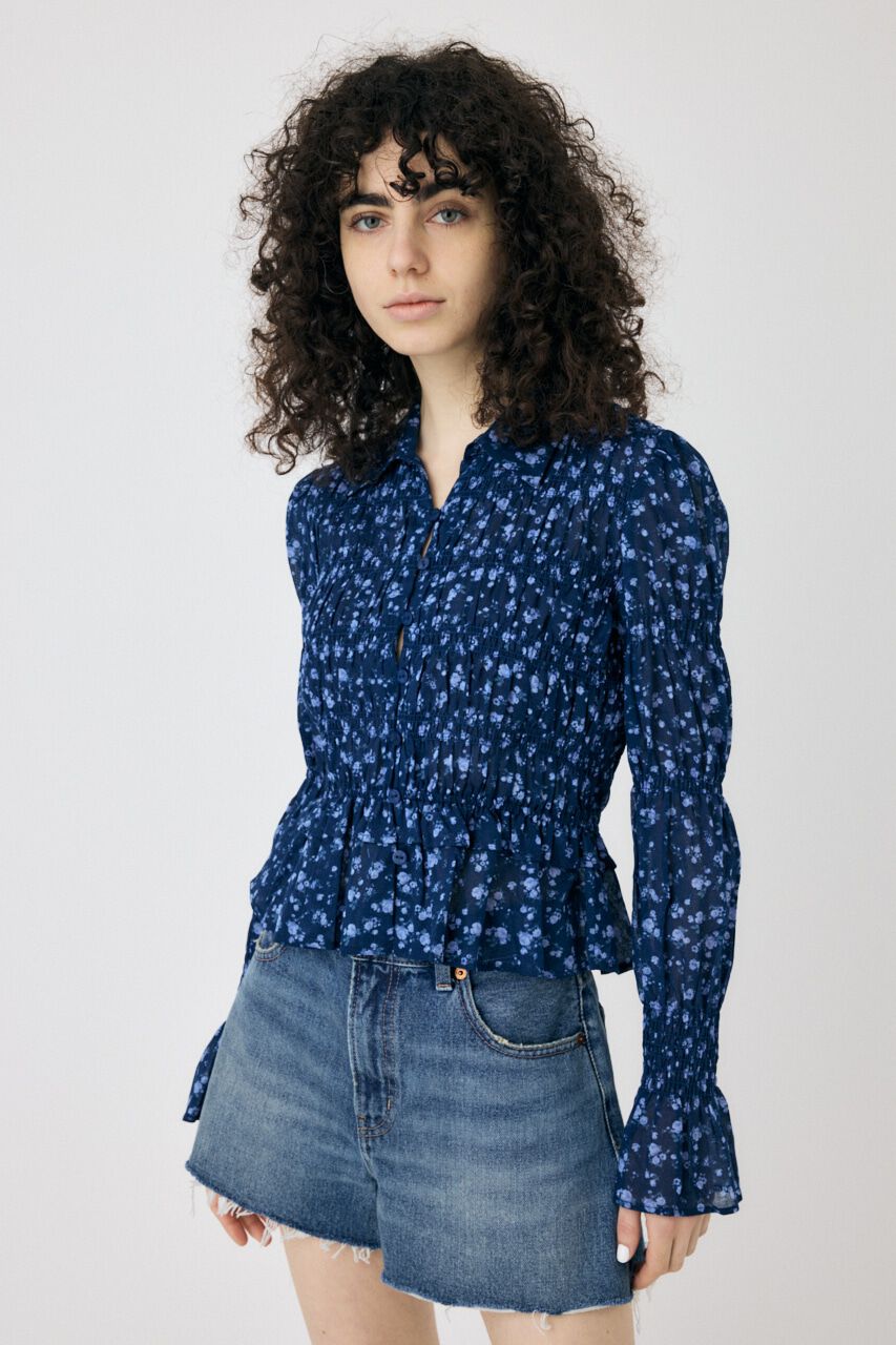 MOUSSY「SHIRRING FLORAL フィットシャツ」|シャツ・ブラウス|柄NVY5