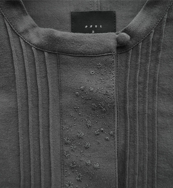 オオカミとフクロウ「オオカミと読書灯の星たち」|シャツ・ブラウス|