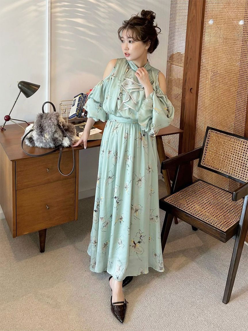 LILY BROWN「ショルダーオープンワンピース」|ワンピース|